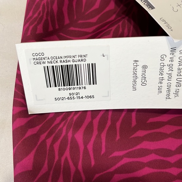 Mott50 Coco Crew Neck Rashguard in Magenta Ocean Print L and XL - Picture 8 of 11